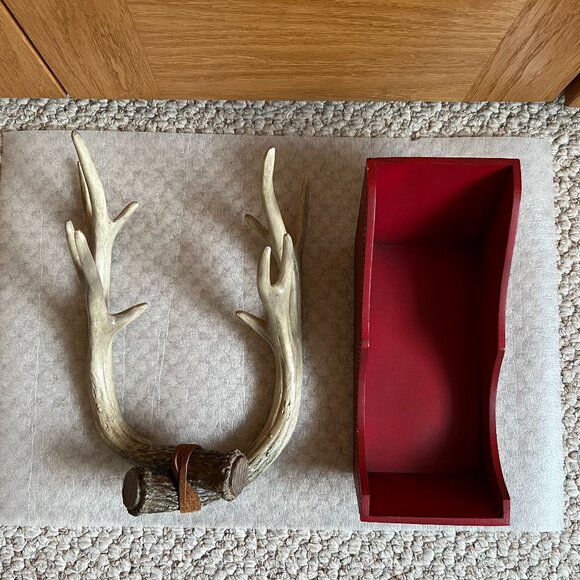 MIDWEST - 2-Piece Antler Sleigh -- Excellent Condition - Picture 9 of 9